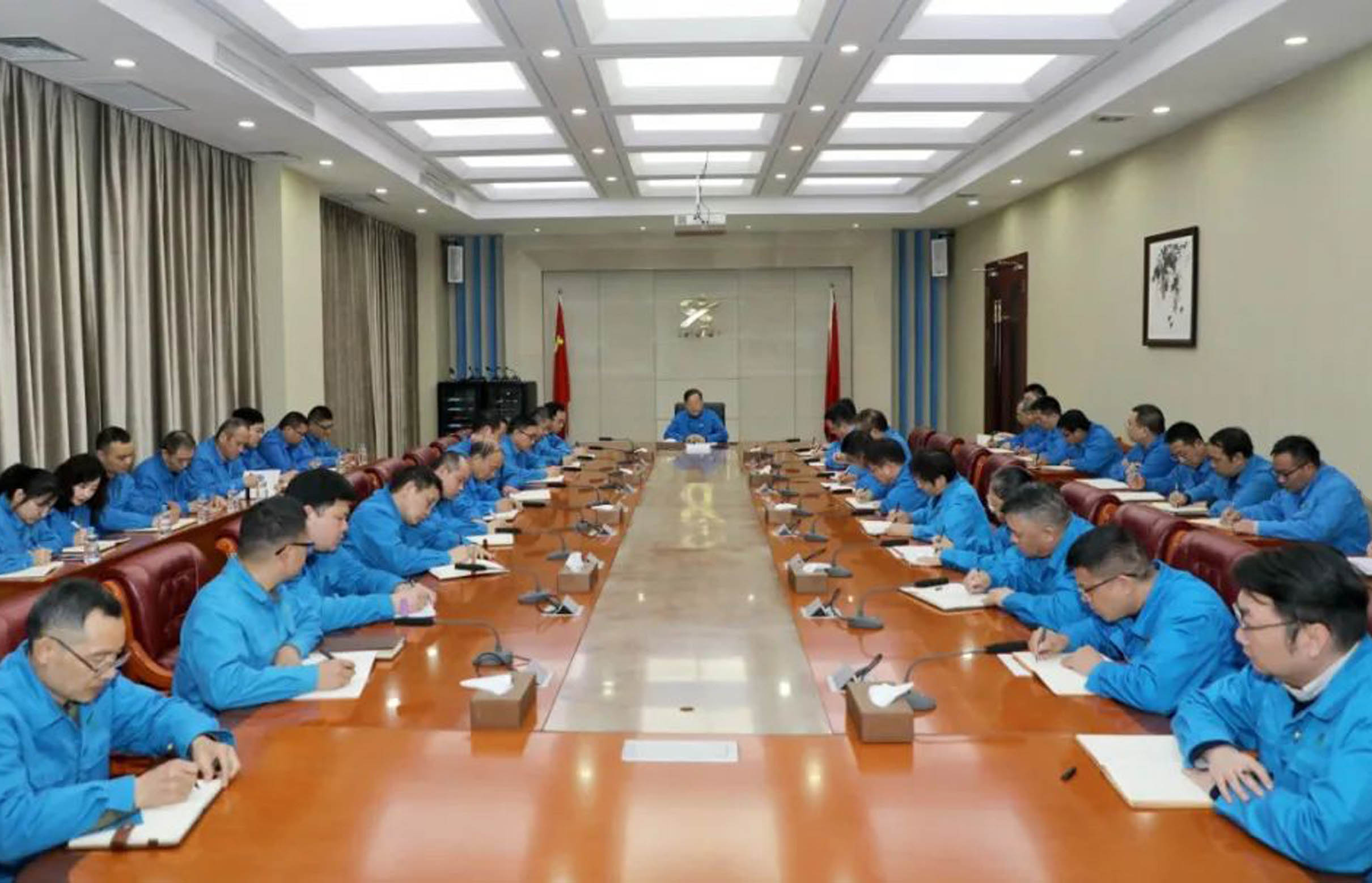 學(xué)習(xí)民營企業(yè)座談會精神——森源集團：發(fā)揮裝備能力強、制造能力強、創(chuàng)新能力強的優(yōu)勢，堅守主業(yè)、做強實業(yè)。